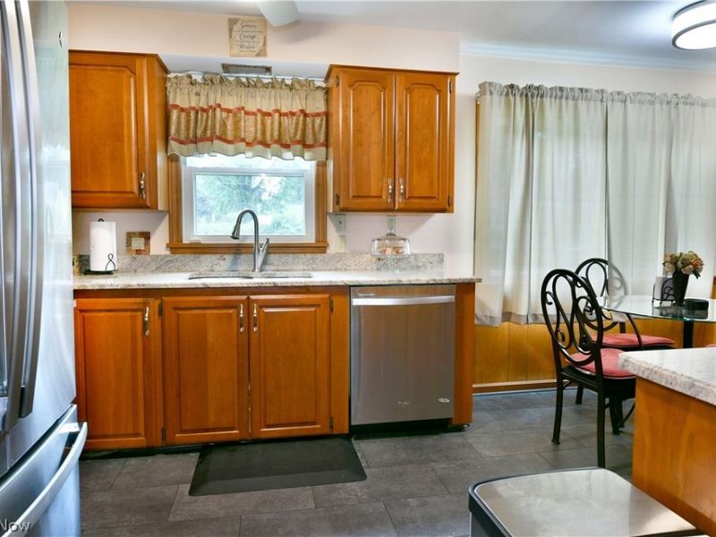 825 Ravine Drive, Youngstown, OH 44505 Photo 9