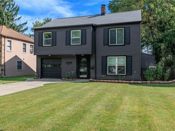 7371 Parma Park Boulevard , Parma, OH 44130