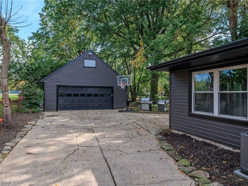7371 Parma Park Boulevard, Parma, OH 44130 Photo 16