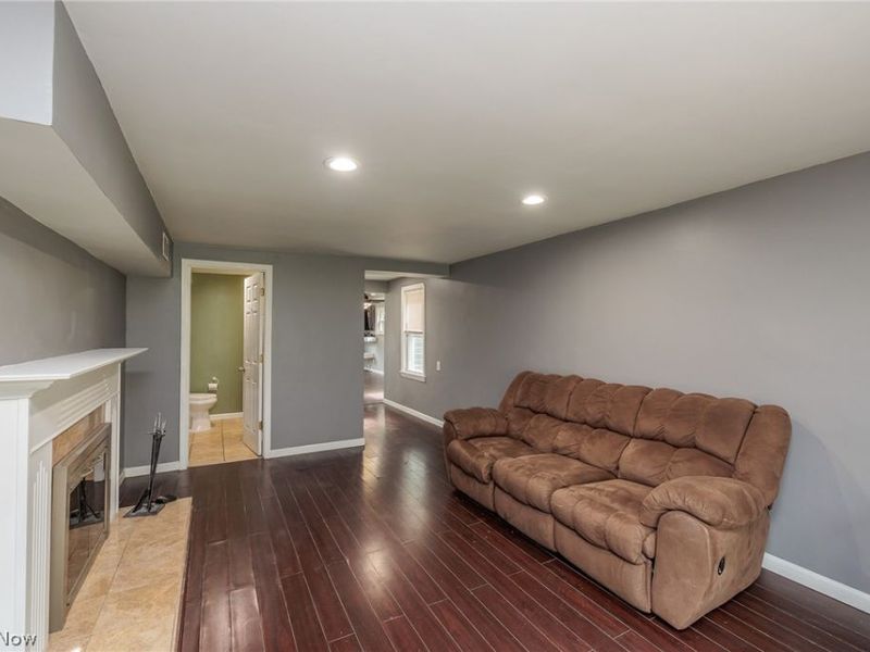 7371 Parma Park Boulevard, Parma, OH 44130 Photo 7