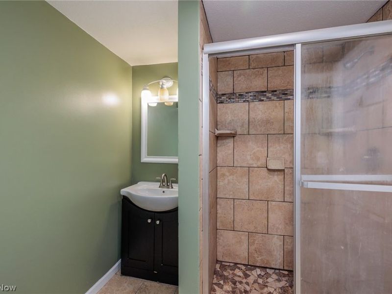 7371 Parma Park Boulevard, Parma, OH 44130 Photo 9