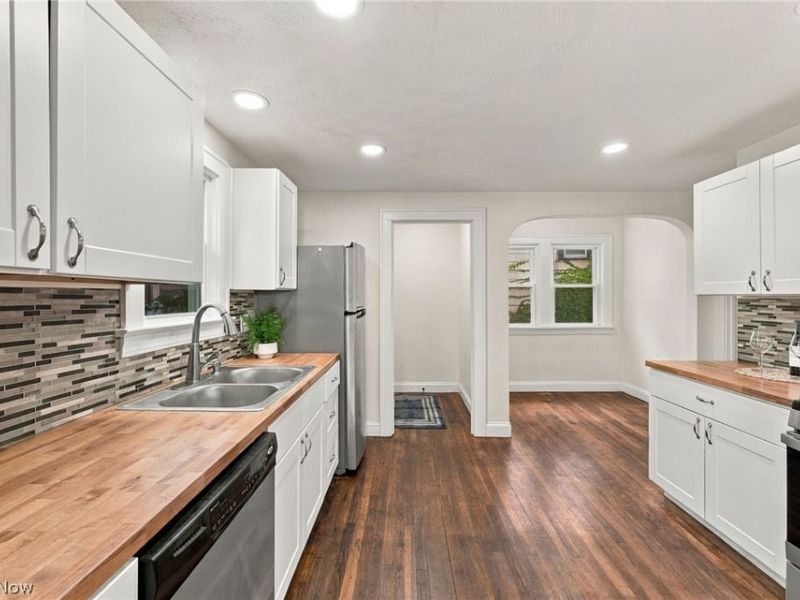 1155 Oxford Road, Cleveland Heights, OH 44121 Photo 11