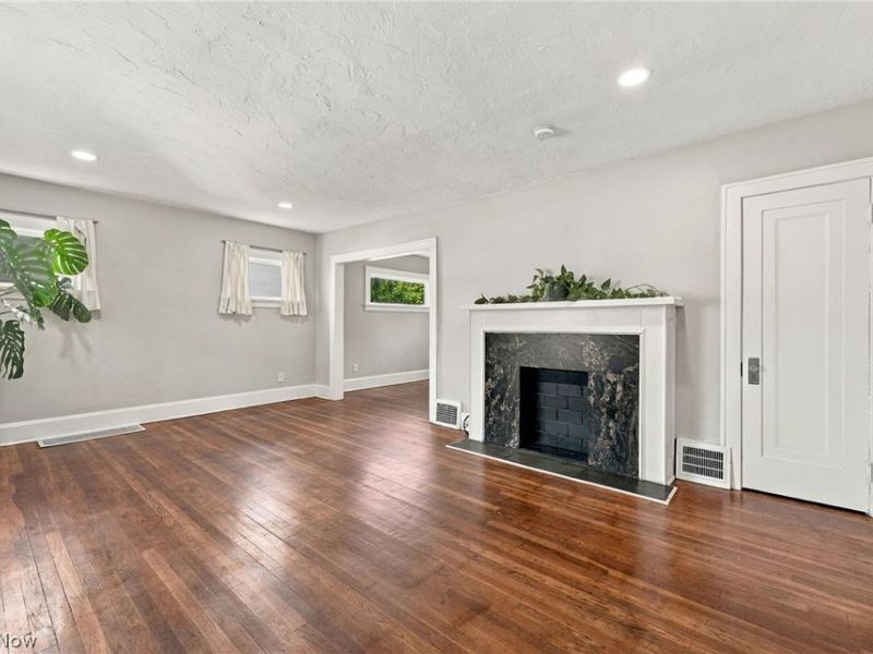 1155 Oxford Road, Cleveland Heights, OH 44121 Photo 4