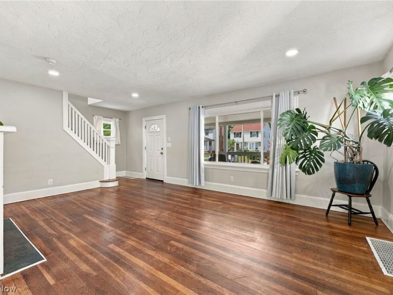 1155 Oxford Road, Cleveland Heights, OH 44121 Photo 5