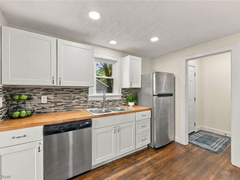 1155 Oxford Road, Cleveland Heights, OH 44121 Photo 9