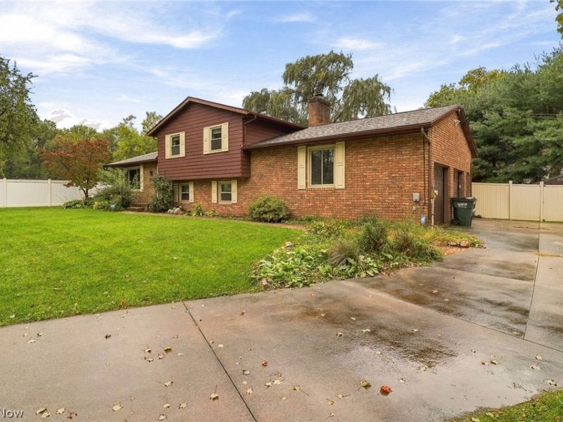 3855 Westlynn Avenue NW, Massillon, OH 44646 Photo 3