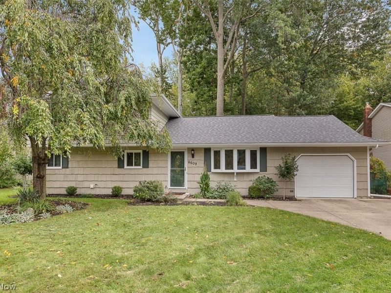 6609 Debbie Drive, North Ridgeville, OH 44039 Photo 1