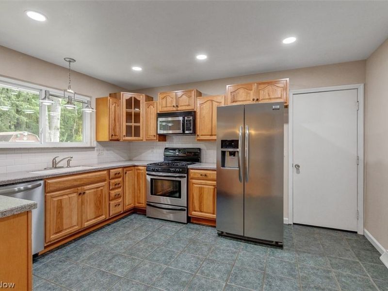 6609 Debbie Drive, North Ridgeville, OH 44039 Photo 10
