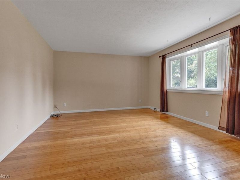 6609 Debbie Drive, North Ridgeville, OH 44039 Photo 3