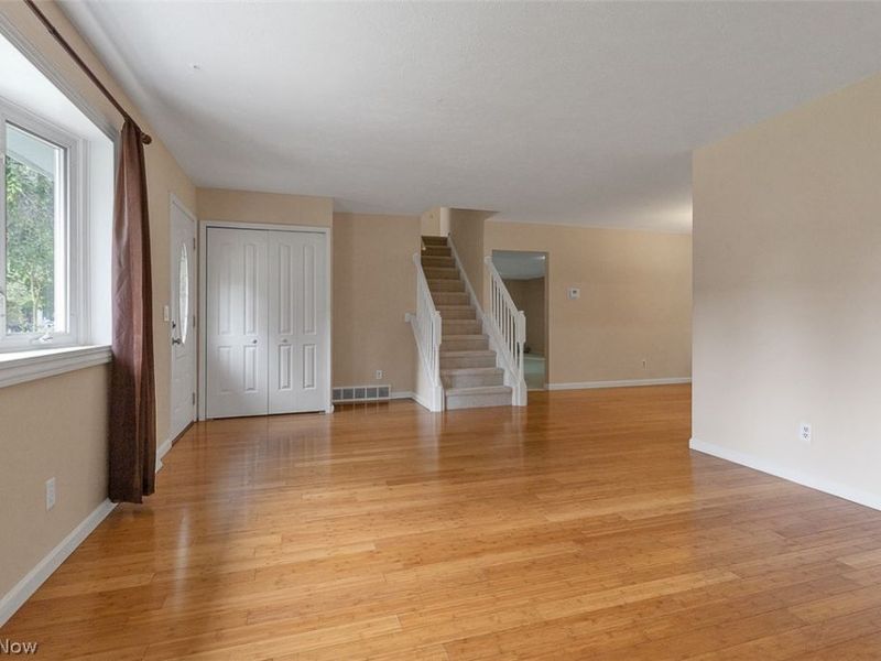 6609 Debbie Drive, North Ridgeville, OH 44039 Photo 4