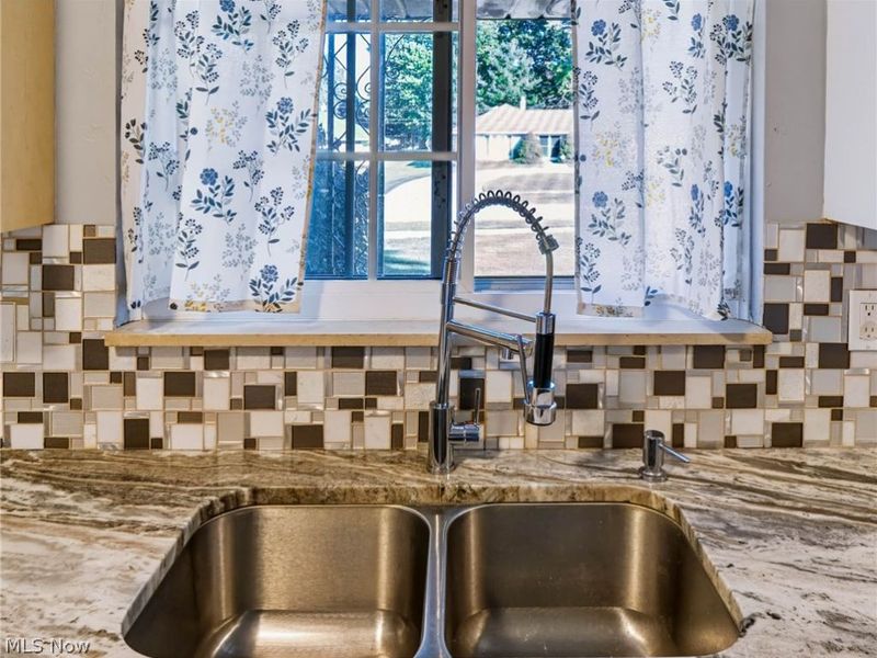 402 Audrey Drive, Richmond Heights, OH 44143 Photo 6