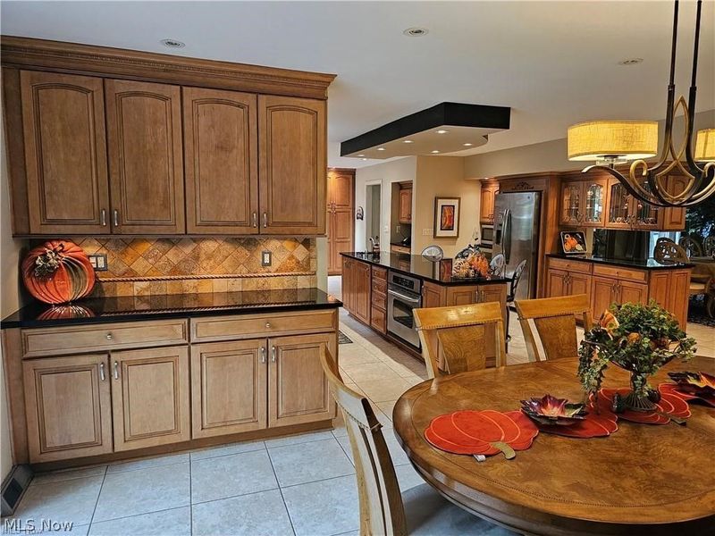 636 Shadowood Lane SE, Warren, OH 44484 Photo 5