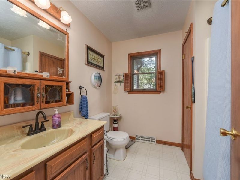 685 Guilford Road, Vermilion, OH 44089 Photo 24