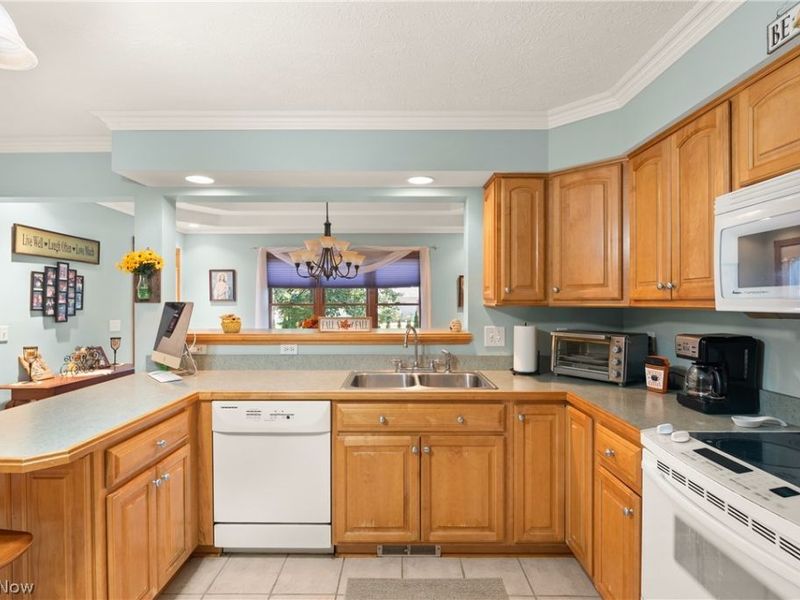 685 Guilford Road, Vermilion, OH 44089 Photo 7