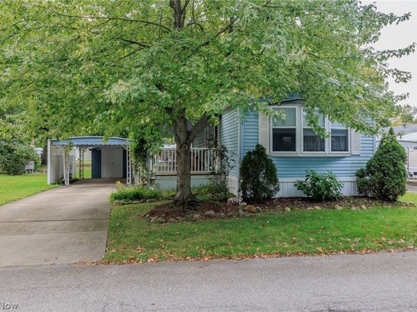 31 Grand Boulevard, Olmsted Twp, OH 44138