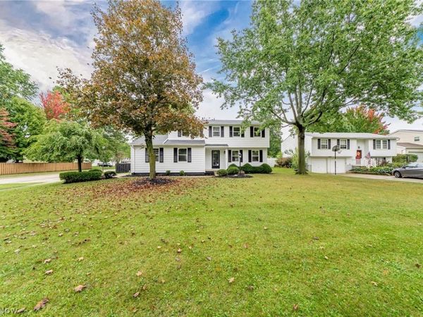 22268 Jonathan Drive , Strongsville, OH 44149