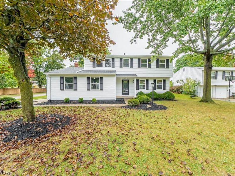 22268 Jonathan Drive, Strongsville, OH 44149 Photo 2