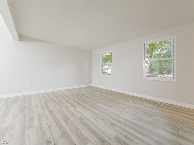 22268 Jonathan Drive, Strongsville, OH 44149 Photo 4
