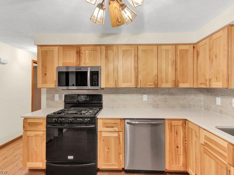 7 Choctaw Trail, Malvern, OH 44644 Photo 6