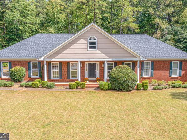 560 Saddle Crest Drive, Roswell, GA 30075