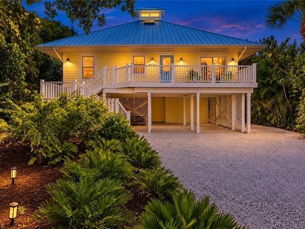 726 Cardium ST , SANIBEL, FL 33957