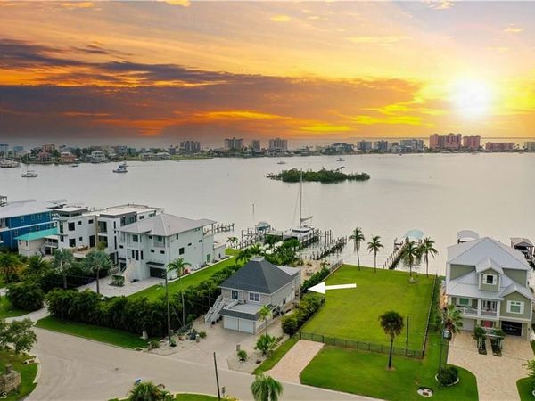 805 San Carlos DR, FORT MYERS BEACH, FL 33931