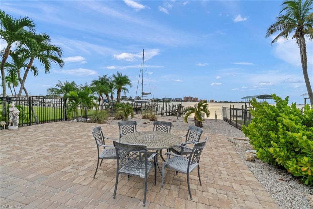 805 San Carlos Dr, Fort Myers Beach, FL 33931 Photo