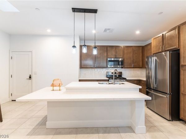 4312 Eagle Summit Avenue , Las Vegas, NV 89141
