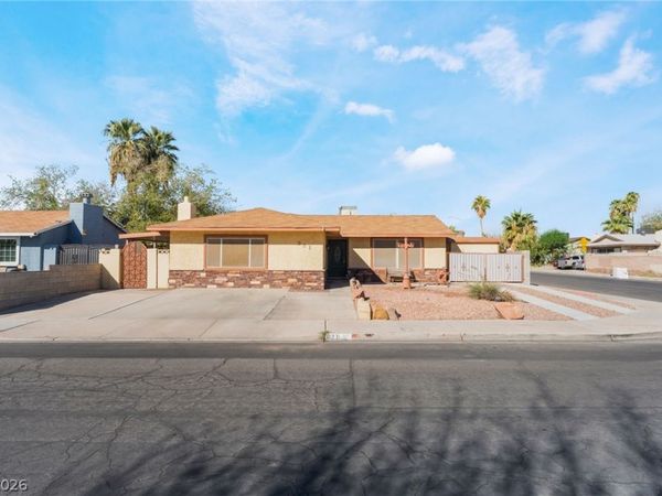 921 Macfarlane Street, Las Vegas, NV 89101