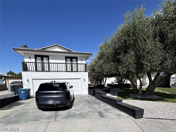 2682 Topaz Square , Las Vegas, NV 89121
