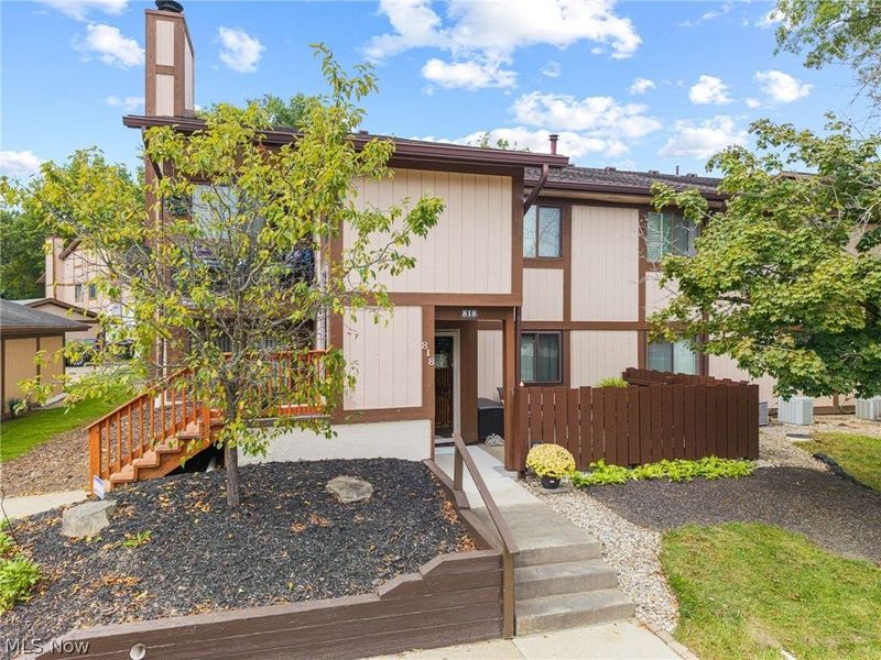 818 Kirkwall Drive, Copley, OH 44321 Photo 1