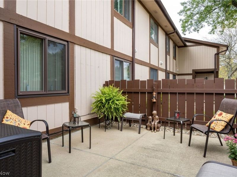 818 Kirkwall Drive, Copley, OH 44321 Photo 3