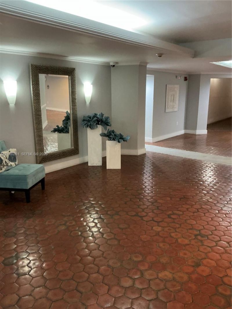 9735 NW 52nd St , Unit 305, Doral, FL 33178 Photo