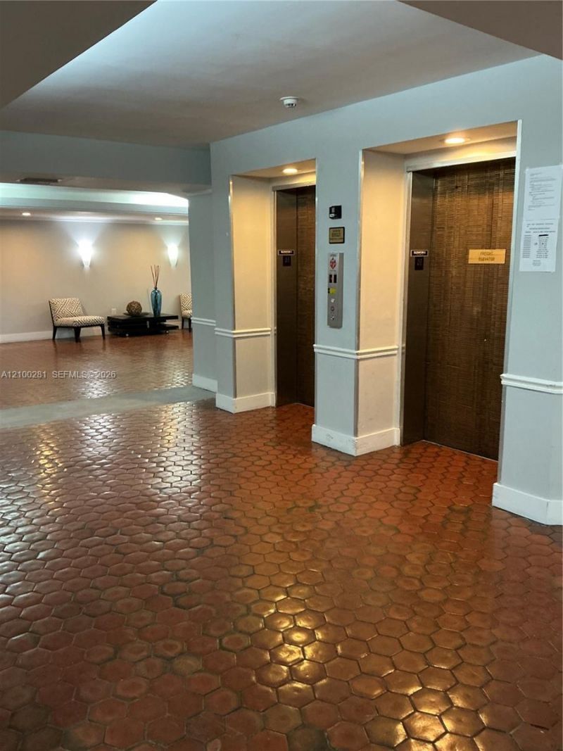 9735 NW 52nd St , Unit 305, Doral, FL 33178 Photo