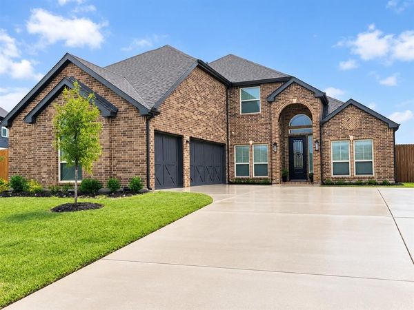 1801 Hidden Creek Drive , Midlothian, TX 76065