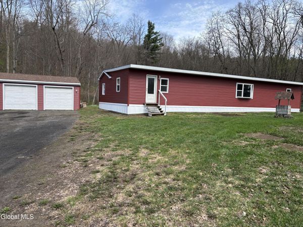 55 Mason Lane, Pittstown, NY 12180