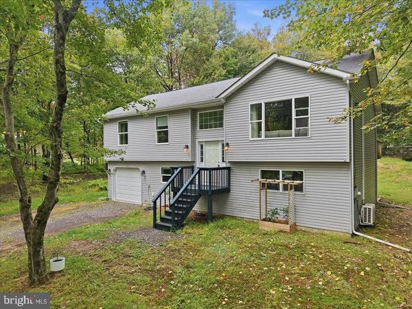 207 CHIPPEWA TRAIL , ALBRIGHTSVILLE, PA 18210