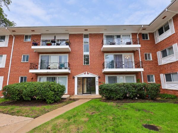 10113 Old Orchard Court , Unit 103, Skokie, IL 60076