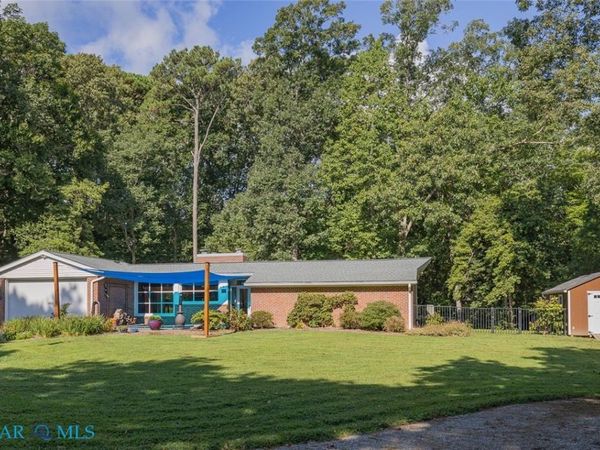23 Oak Ridge Drive , Kilmarnock, VA 22482