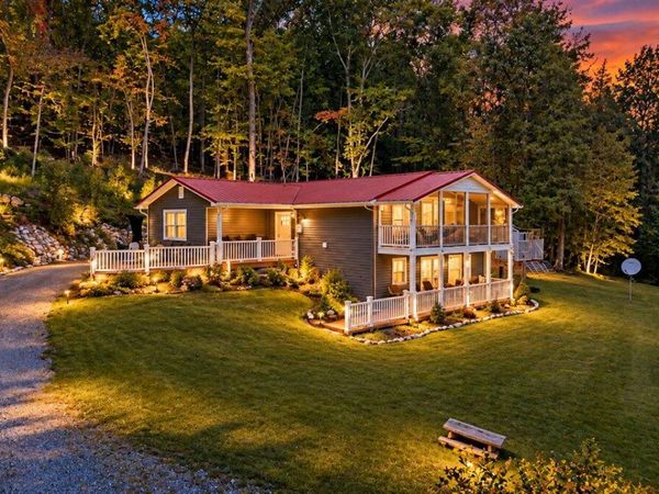 1255 RUSSELL DR, Moneta, VA 24121