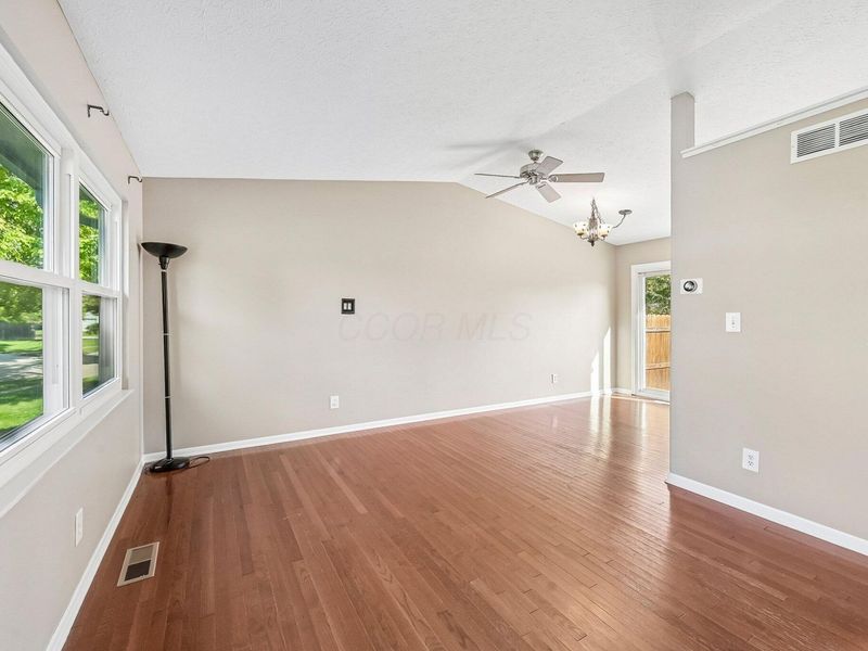 5912 Honbury Court, Dublin, OH 43017 Photo 3