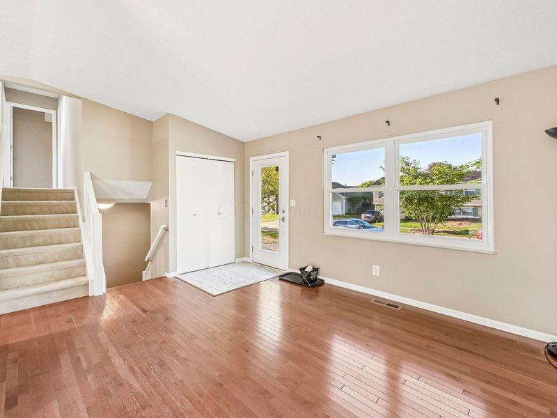 5912 Honbury Court, Dublin, OH 43017 Photo 5