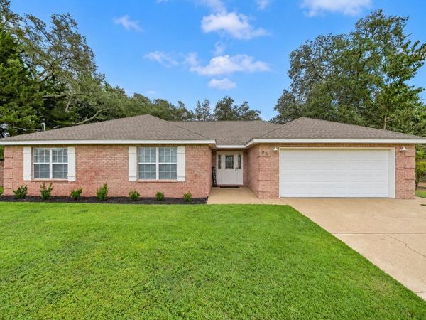 98 Point Comfort Road, Mary Esther, FL 32569