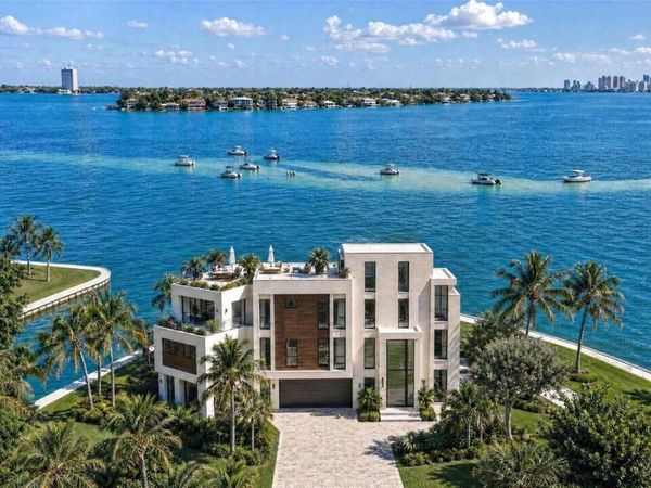 3200 HIGEL AVENUE , SARASOTA, FL 34242