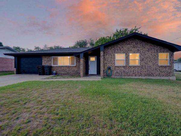 708 E High Street , Wills Point, TX 75169
