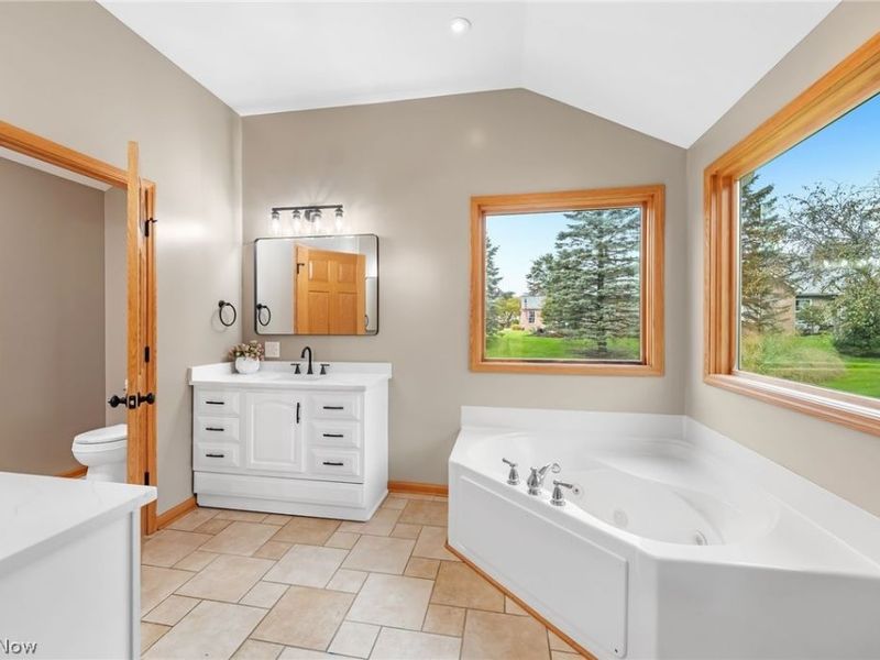 2427 Queensbury Road, Alliance, OH 44601 Photo 17