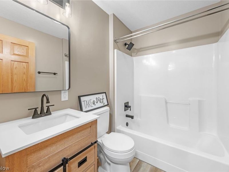 2427 Queensbury Road, Alliance, OH 44601 Photo 24