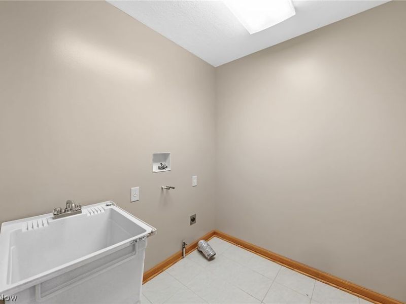 2427 Queensbury Road, Alliance, OH 44601 Photo 25