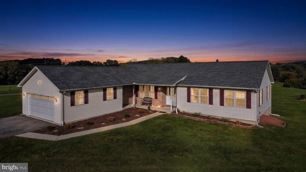 19 SWISSDALE ROAD, BERNVILLE, PA 19506