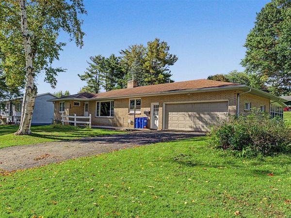 806 Roosevelet Ave, Viroqua, WI 54665